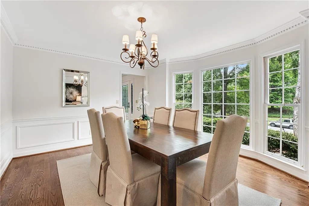 6935 Hunters Knoll, Sandy Springs, Georgia 30328, 4 Bedrooms Bedrooms, ,2 BathroomsBathrooms,Residential,Sold,6935 Hunters Knoll,7080099