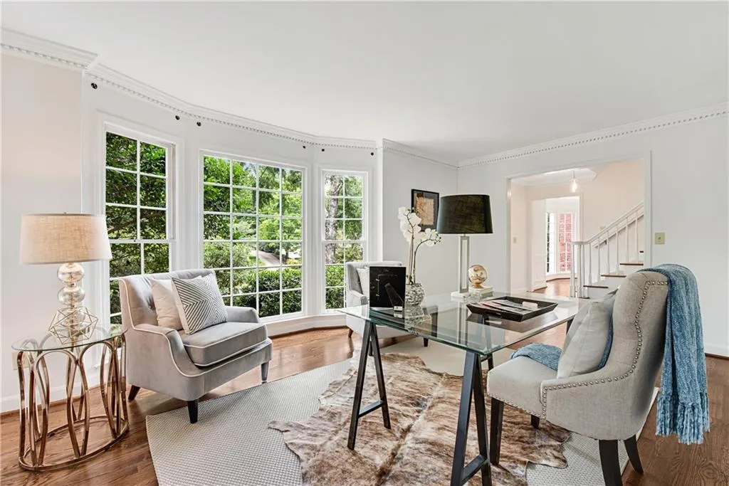 6935 Hunters Knoll, Sandy Springs, Georgia 30328, 4 Bedrooms Bedrooms, ,2 BathroomsBathrooms,Residential,Sold,6935 Hunters Knoll,7080099