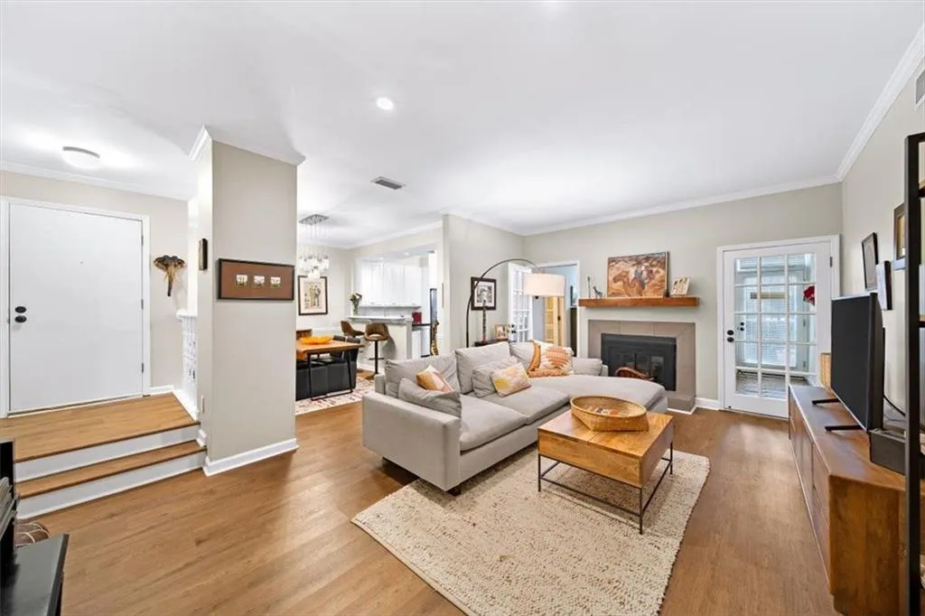 5105 Chemin De Vie, Atlanta, Georgia 30342, 2 Bedrooms Bedrooms, ,2 BathroomsBathrooms,Residential,For Sale,5105 Chemin De Vie,7557747