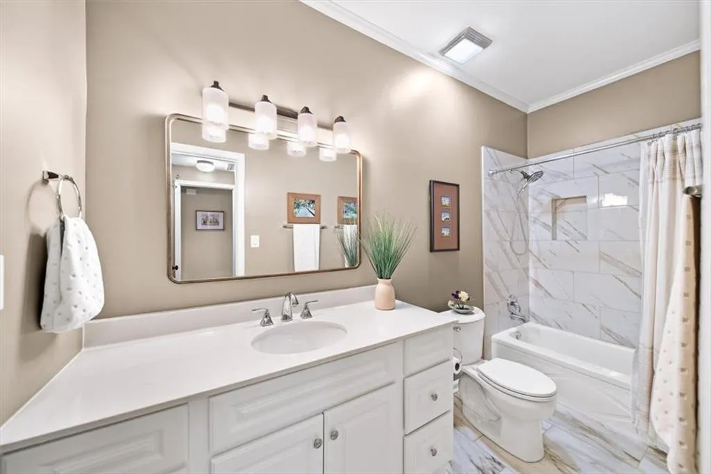5105 Chemin De Vie, Atlanta, Georgia 30342, 2 Bedrooms Bedrooms, ,2 BathroomsBathrooms,Residential,For Sale,5105 Chemin De Vie,7557747