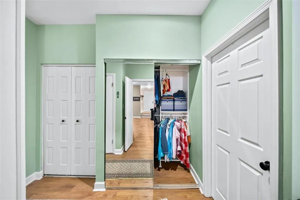 5105 Chemin De Vie, Atlanta, Georgia 30342, 2 Bedrooms Bedrooms, ,2 BathroomsBathrooms,Residential,For Sale,5105 Chemin De Vie,7557747