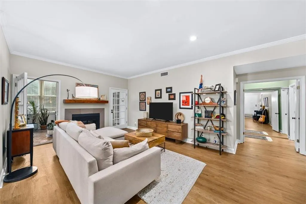 5105 Chemin De Vie, Atlanta, Georgia 30342, 2 Bedrooms Bedrooms, ,2 BathroomsBathrooms,Residential,For Sale,5105 Chemin De Vie,7557747