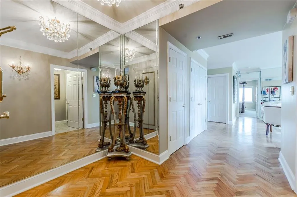 3435 Kingsboro Road Ne Unit 1503, Atlanta, Georgia 30326, 2 Bedrooms Bedrooms, ,2 BathroomsBathrooms,Residential,Sold,3435 Kingsboro Road Ne Unit 1503,6016668