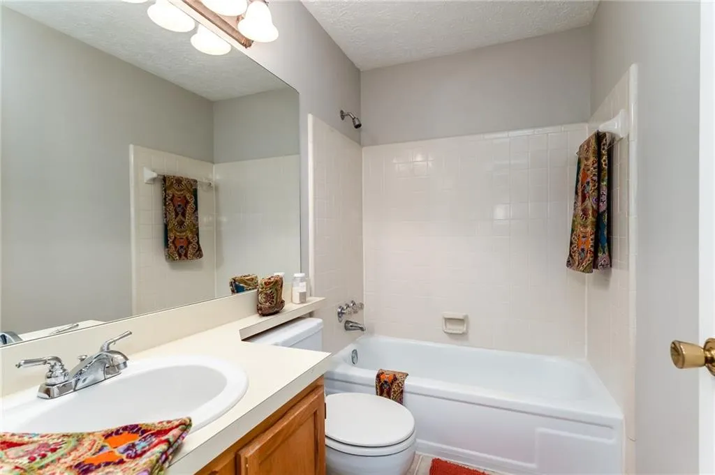6822 Glenridge Drive Unit B, Sandy Springs, Georgia 30328, 2 Bedrooms Bedrooms, ,2 BathroomsBathrooms,Residential,Sold,6822 Glenridge Drive Unit B,7003799