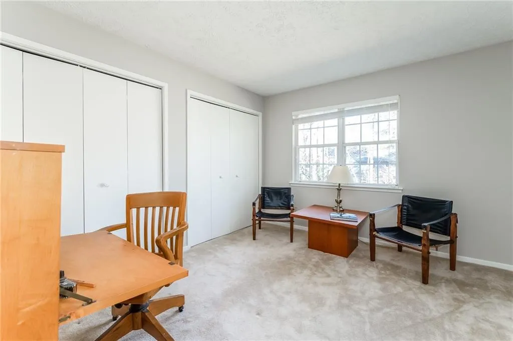 6822 Glenridge Drive Unit B, Sandy Springs, Georgia 30328, 2 Bedrooms Bedrooms, ,2 BathroomsBathrooms,Residential,Sold,6822 Glenridge Drive Unit B,7003799