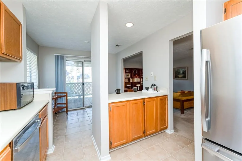 6822 Glenridge Drive Unit B, Sandy Springs, Georgia 30328, 2 Bedrooms Bedrooms, ,2 BathroomsBathrooms,Residential,Sold,6822 Glenridge Drive Unit B,7003799