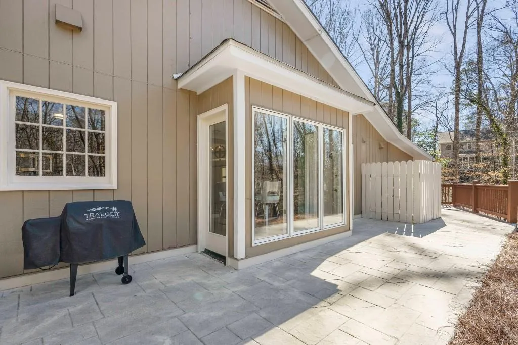 235 W Spalding Drive, Sandy Springs, Georgia 30328, 4 Bedrooms Bedrooms, ,2 BathroomsBathrooms,Residential,Sold,235 W Spalding Drive,6847668