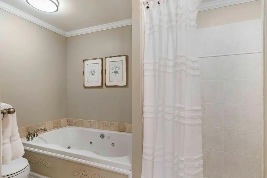 235 W Spalding Drive, Sandy Springs, Georgia 30328, 4 Bedrooms Bedrooms, ,2 BathroomsBathrooms,Residential,Sold,235 W Spalding Drive,6847668