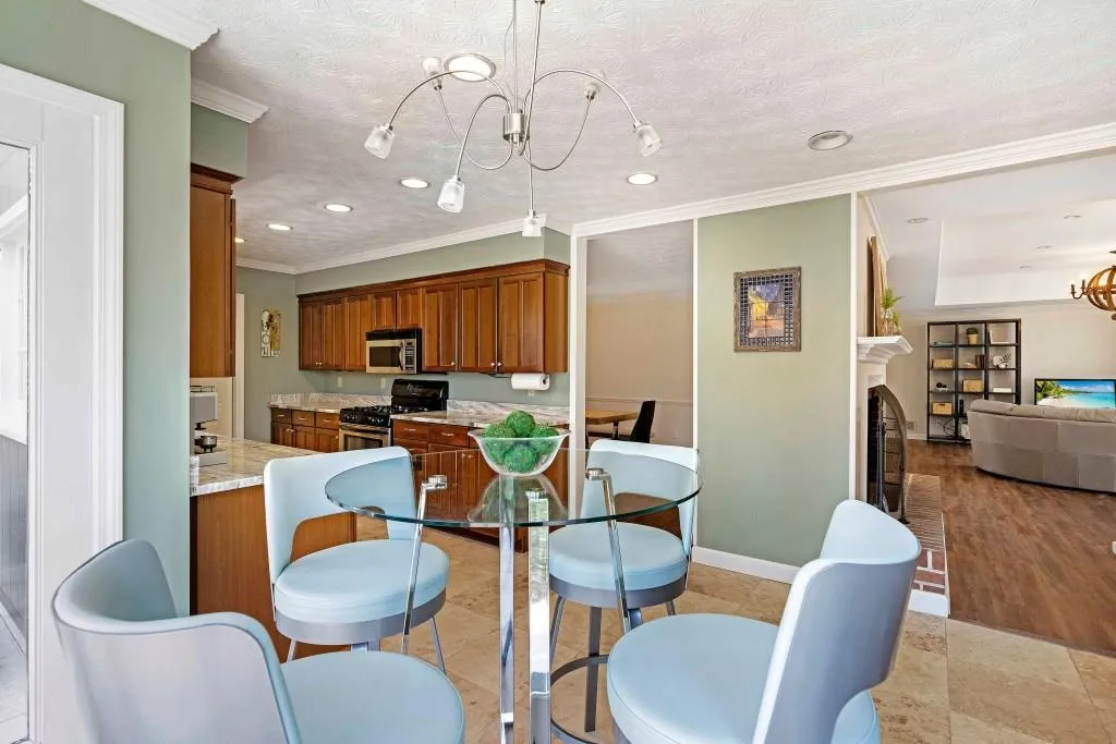 235 W Spalding Drive, Sandy Springs, Georgia 30328, 4 Bedrooms Bedrooms, ,2 BathroomsBathrooms,Residential,Sold,235 W Spalding Drive,6847668