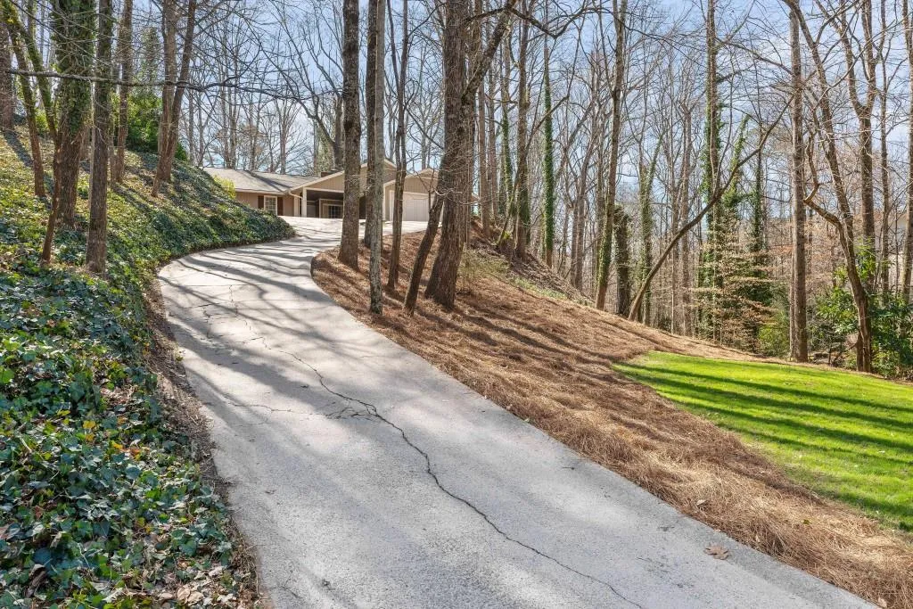 235 W Spalding Drive, Sandy Springs, Georgia 30328, 4 Bedrooms Bedrooms, ,2 BathroomsBathrooms,Residential,Sold,235 W Spalding Drive,6847668
