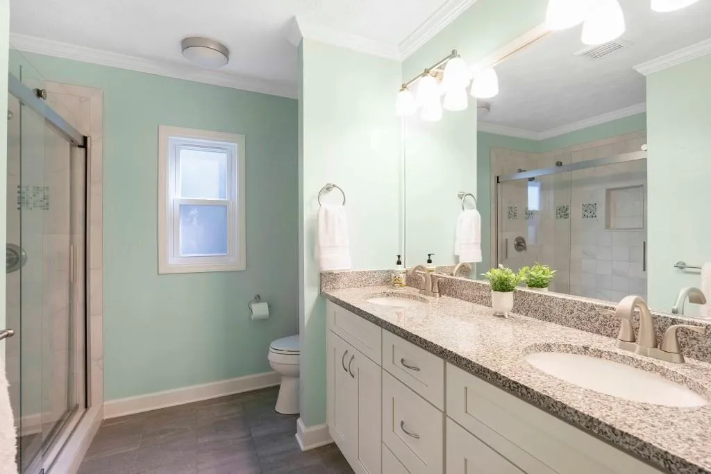 235 W Spalding Drive, Sandy Springs, Georgia 30328, 4 Bedrooms Bedrooms, ,2 BathroomsBathrooms,Residential,Sold,235 W Spalding Drive,6847668