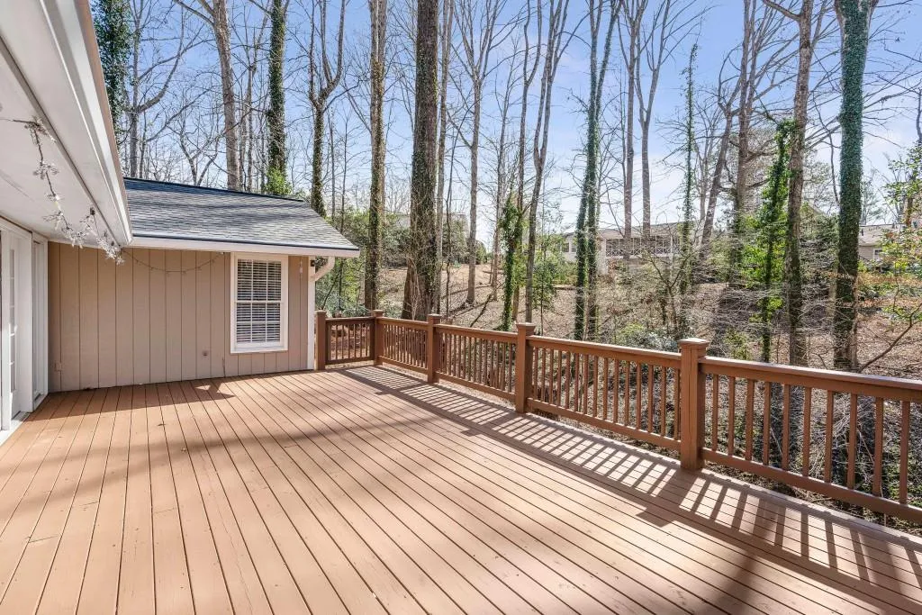 235 W Spalding Drive, Sandy Springs, Georgia 30328, 4 Bedrooms Bedrooms, ,2 BathroomsBathrooms,Residential,Sold,235 W Spalding Drive,6847668