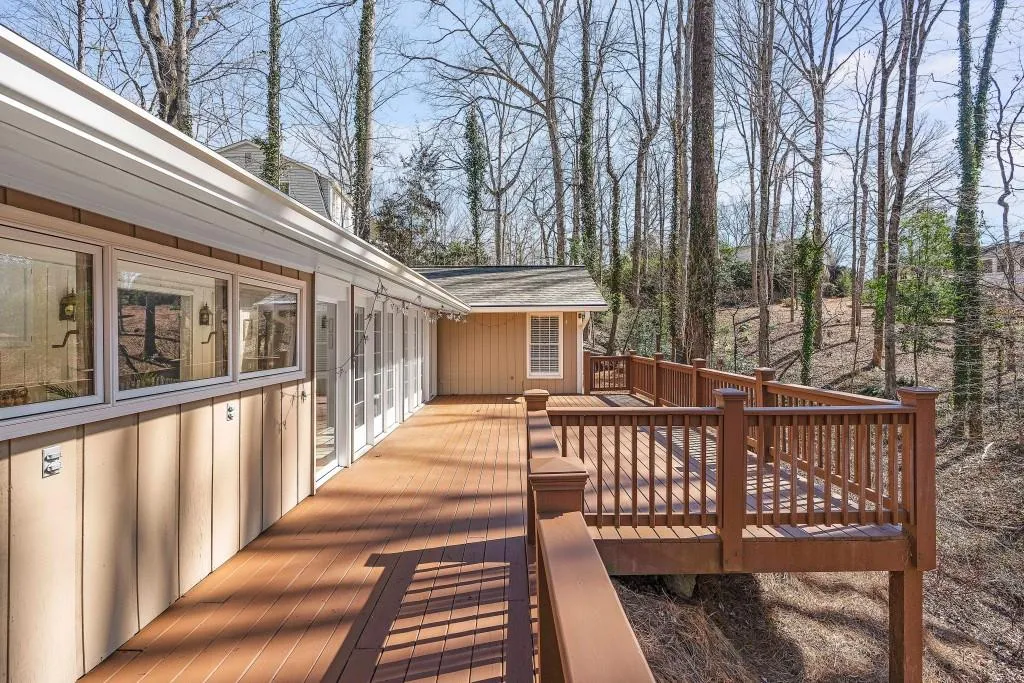 235 W Spalding Drive, Sandy Springs, Georgia 30328, 4 Bedrooms Bedrooms, ,2 BathroomsBathrooms,Residential,Sold,235 W Spalding Drive,6847668