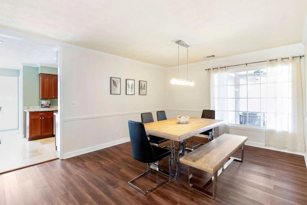 235 W Spalding Drive, Sandy Springs, Georgia 30328, 4 Bedrooms Bedrooms, ,2 BathroomsBathrooms,Residential,Sold,235 W Spalding Drive,6847668