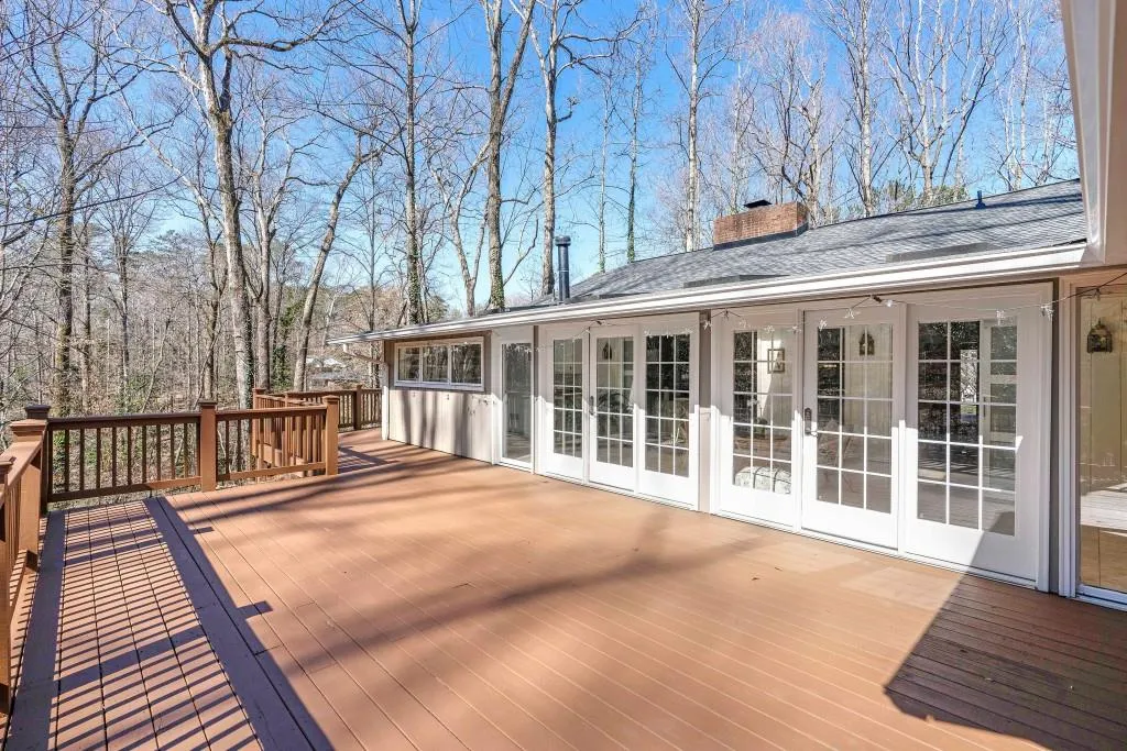 235 W Spalding Drive, Sandy Springs, Georgia 30328, 4 Bedrooms Bedrooms, ,2 BathroomsBathrooms,Residential,Sold,235 W Spalding Drive,6847668