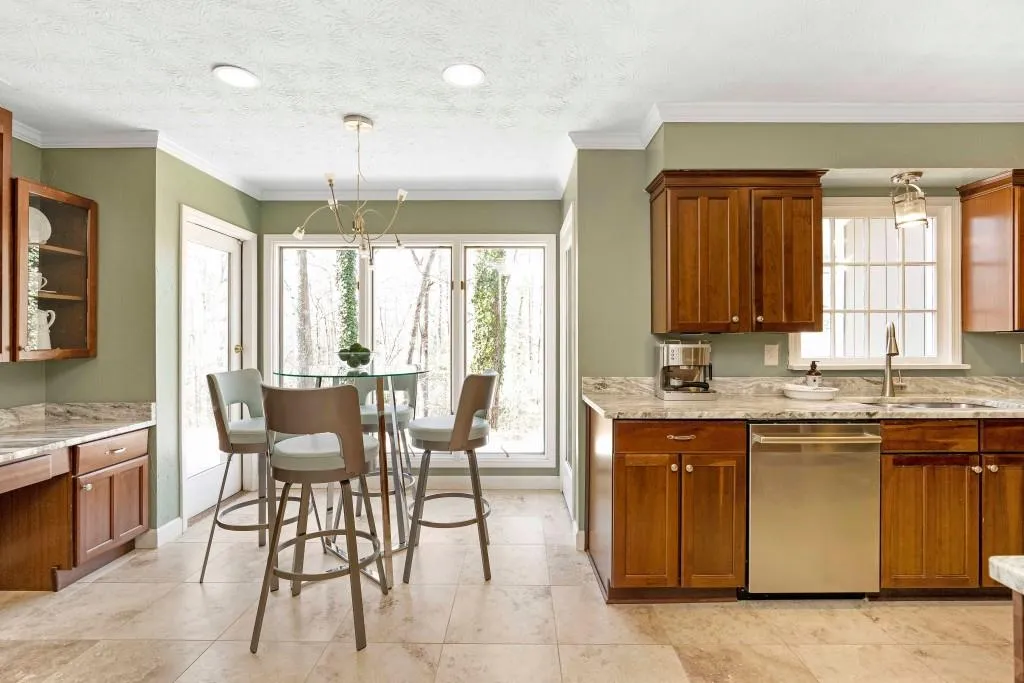 235 W Spalding Drive, Sandy Springs, Georgia 30328, 4 Bedrooms Bedrooms, ,2 BathroomsBathrooms,Residential,Sold,235 W Spalding Drive,6847668