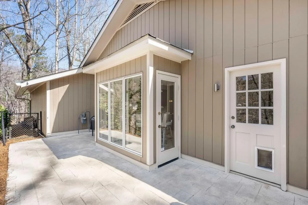 235 W Spalding Drive, Sandy Springs, Georgia 30328, 4 Bedrooms Bedrooms, ,2 BathroomsBathrooms,Residential,Sold,235 W Spalding Drive,6847668