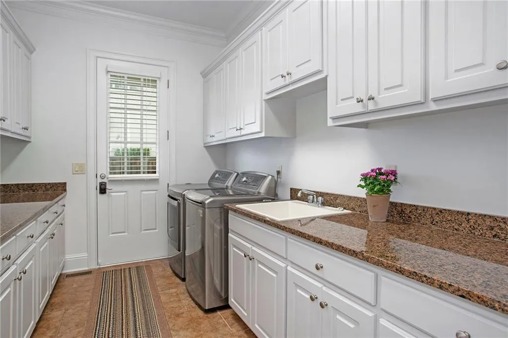 5207 Lake Forrest Drive, Atlanta, Georgia 30342, 5 Bedrooms Bedrooms, ,5 BathroomsBathrooms,Residential,Sold,5207 Lake Forrest Drive,7035245