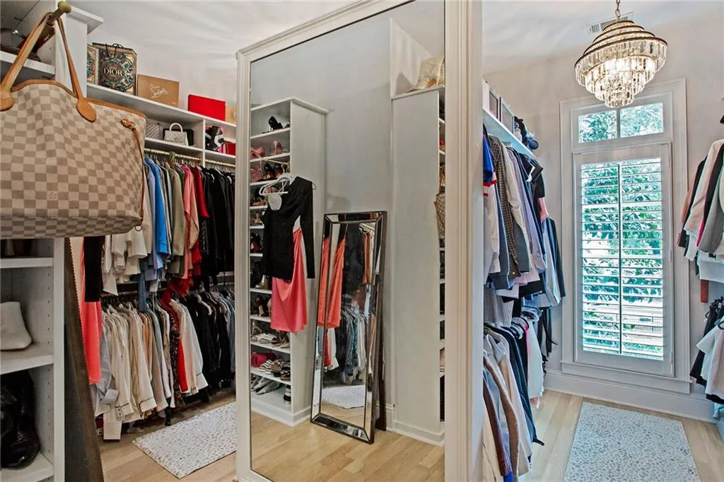 5207 Lake Forrest Drive, Atlanta, Georgia 30342, 5 Bedrooms Bedrooms, ,5 BathroomsBathrooms,Residential,Sold,5207 Lake Forrest Drive,7035245