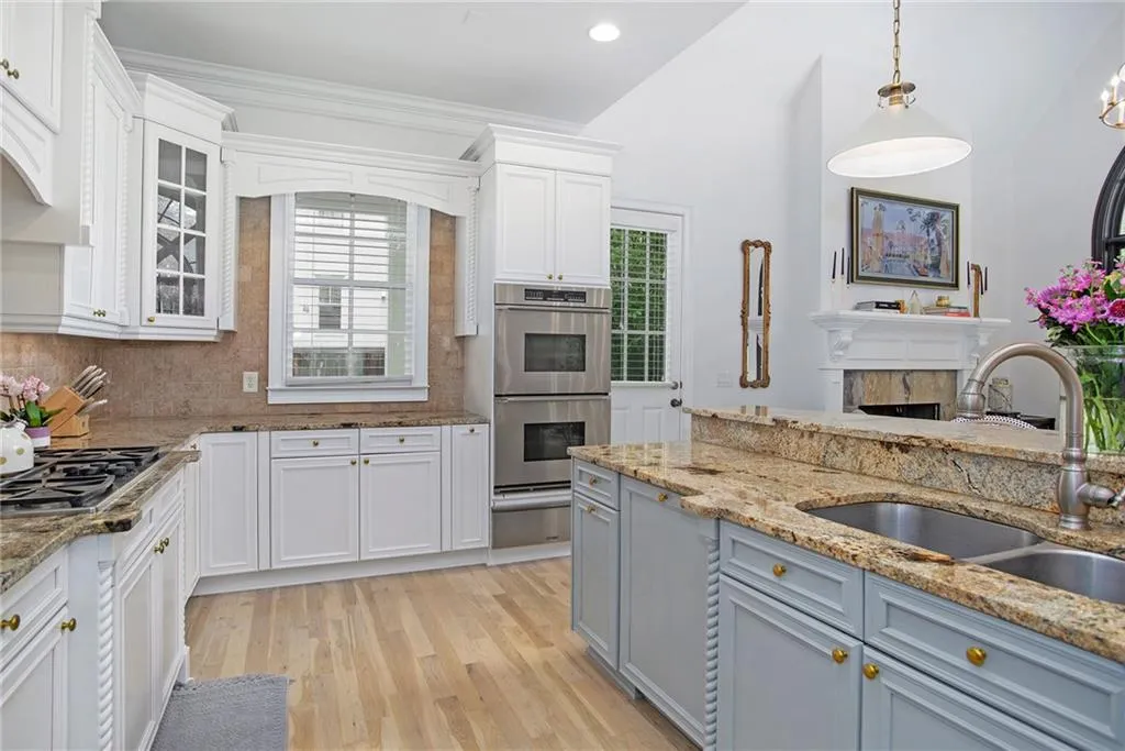 5207 Lake Forrest Drive, Atlanta, Georgia 30342, 5 Bedrooms Bedrooms, ,5 BathroomsBathrooms,Residential,Sold,5207 Lake Forrest Drive,7035245