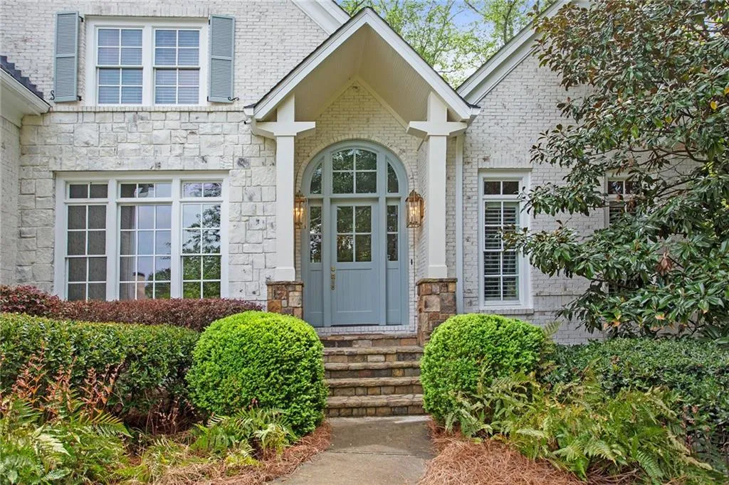 5207 Lake Forrest Drive, Atlanta, Georgia 30342, 5 Bedrooms Bedrooms, ,5 BathroomsBathrooms,Residential,Sold,5207 Lake Forrest Drive,7035245