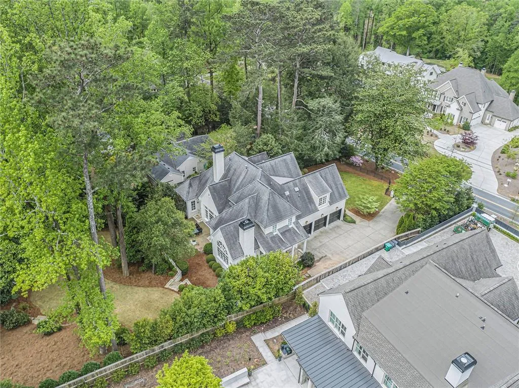 5207 Lake Forrest Drive, Atlanta, Georgia 30342, 5 Bedrooms Bedrooms, ,5 BathroomsBathrooms,Residential,Sold,5207 Lake Forrest Drive,7035245