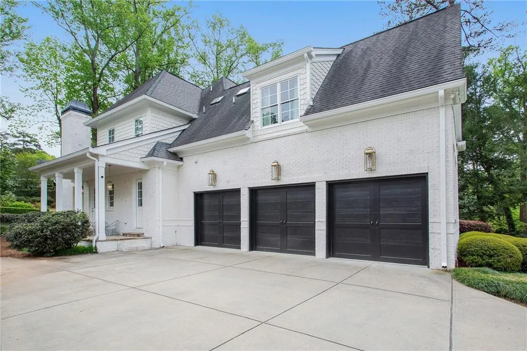 5207 Lake Forrest Drive, Atlanta, Georgia 30342, 5 Bedrooms Bedrooms, ,5 BathroomsBathrooms,Residential,Sold,5207 Lake Forrest Drive,7035245