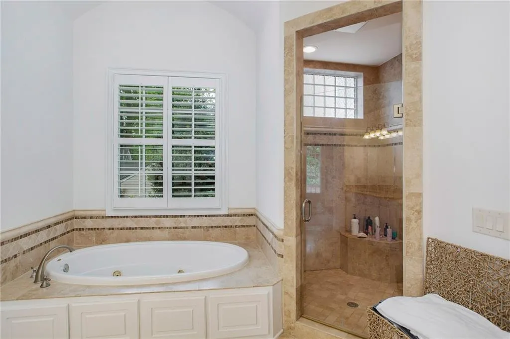 5207 Lake Forrest Drive, Atlanta, Georgia 30342, 5 Bedrooms Bedrooms, ,5 BathroomsBathrooms,Residential,Sold,5207 Lake Forrest Drive,7035245