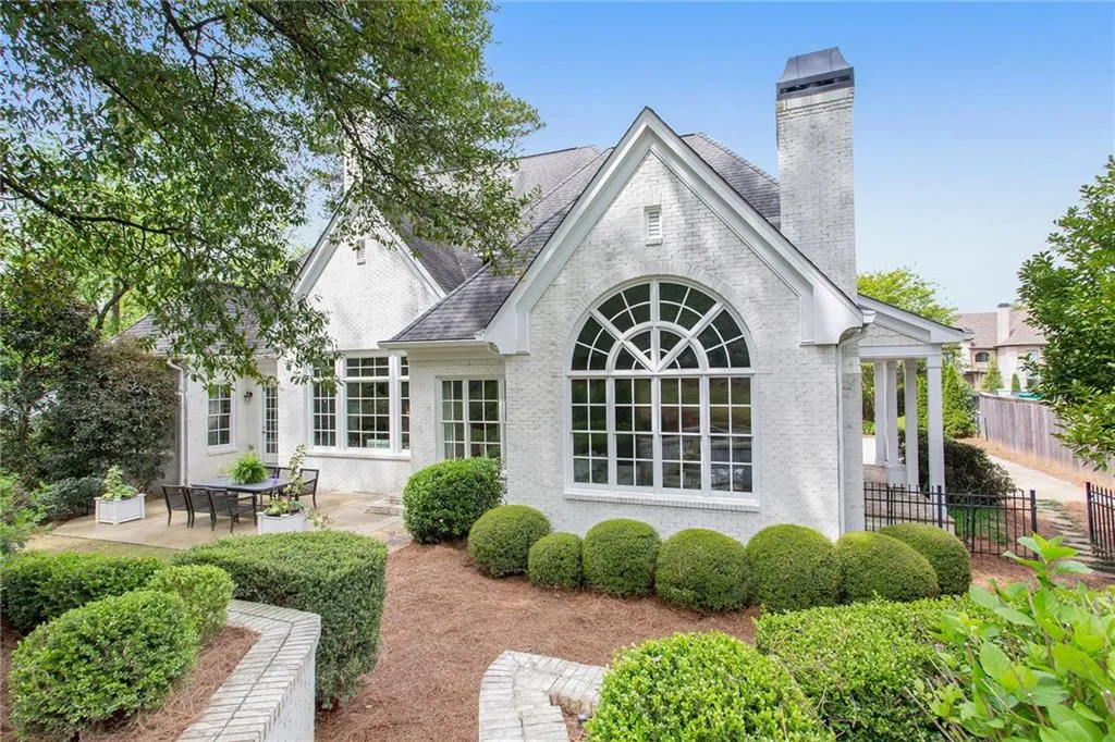 5207 Lake Forrest Drive, Atlanta, Georgia 30342, 5 Bedrooms Bedrooms, ,5 BathroomsBathrooms,Residential,Sold,5207 Lake Forrest Drive,7035245