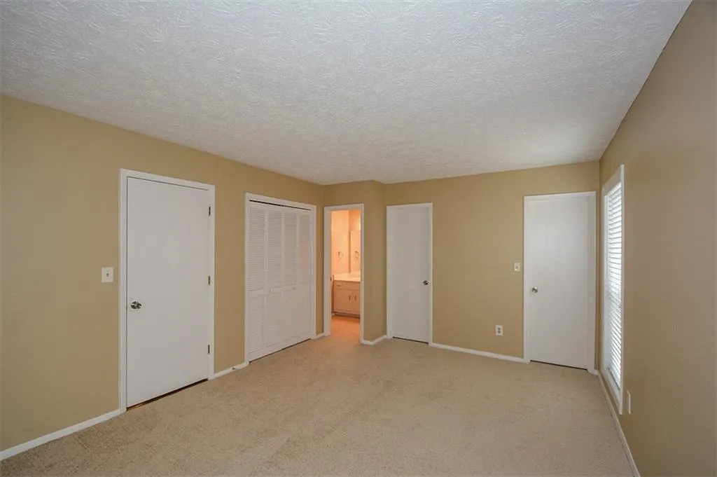 1705 Woodcliff Drive, Sandy Springs, Georgia 30350, 2 Bedrooms Bedrooms, ,2 BathroomsBathrooms,Residential,Sold,1705 Woodcliff Drive,5993490