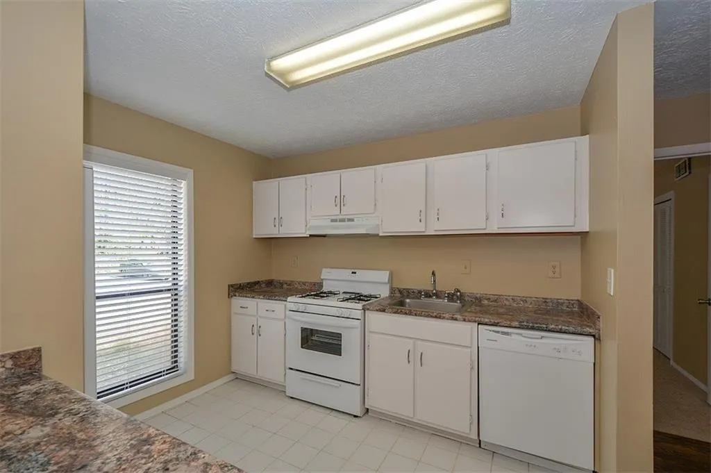 1705 Woodcliff Drive, Sandy Springs, Georgia 30350, 2 Bedrooms Bedrooms, ,2 BathroomsBathrooms,Residential,Sold,1705 Woodcliff Drive,5993490