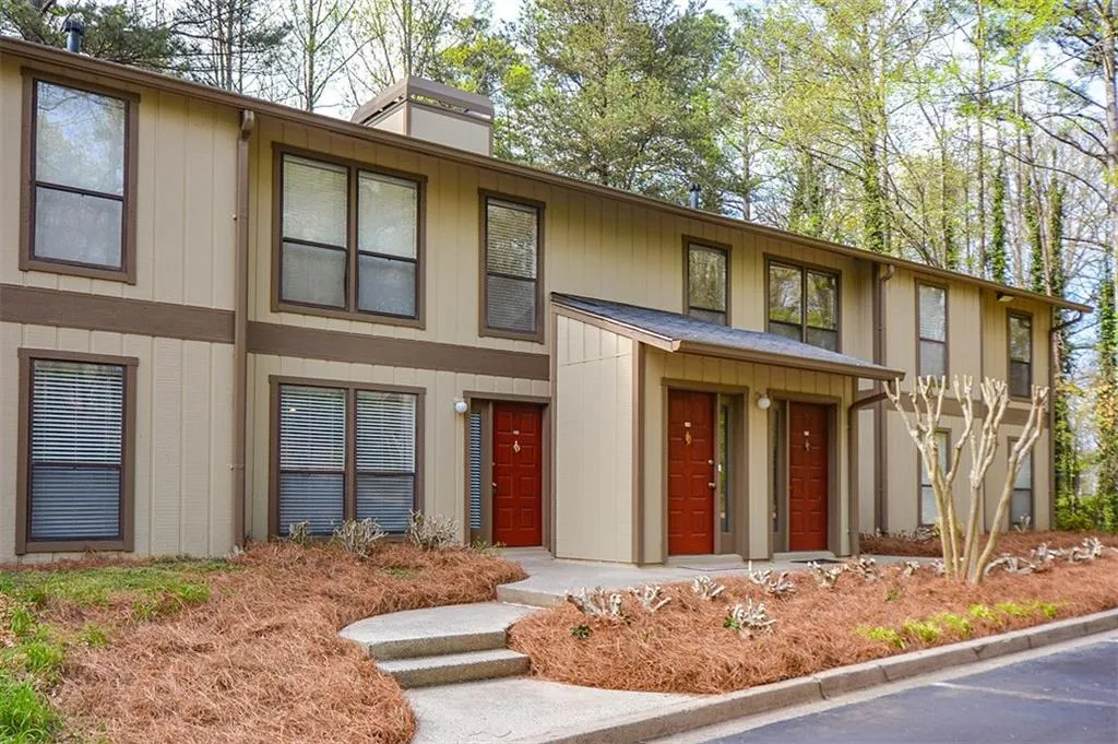 1705 Woodcliff Drive, Sandy Springs, Georgia 30350, 2 Bedrooms Bedrooms, ,2 BathroomsBathrooms,Residential,Sold,1705 Woodcliff Drive,5993490