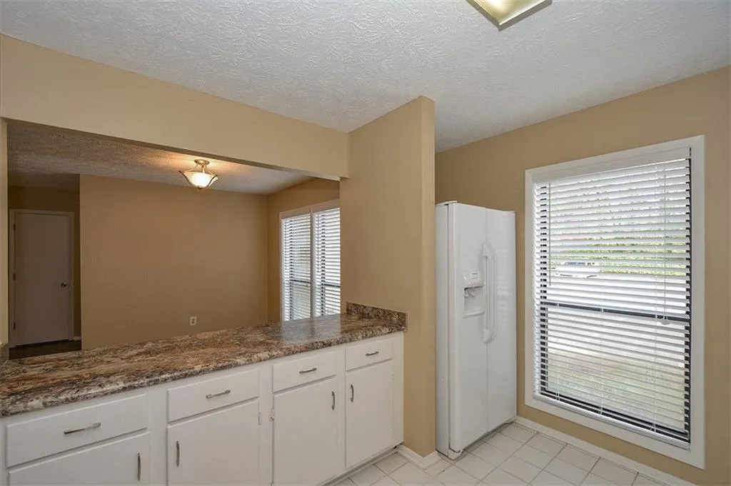 1705 Woodcliff Drive, Sandy Springs, Georgia 30350, 2 Bedrooms Bedrooms, ,2 BathroomsBathrooms,Residential,Sold,1705 Woodcliff Drive,5993490