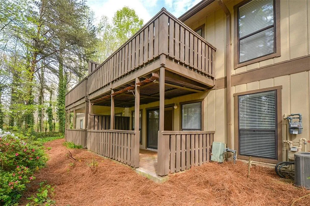 1705 Woodcliff Drive, Sandy Springs, Georgia 30350, 2 Bedrooms Bedrooms, ,2 BathroomsBathrooms,Residential,Sold,1705 Woodcliff Drive,5993490