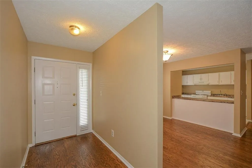 1705 Woodcliff Drive, Sandy Springs, Georgia 30350, 2 Bedrooms Bedrooms, ,2 BathroomsBathrooms,Residential,Sold,1705 Woodcliff Drive,5993490