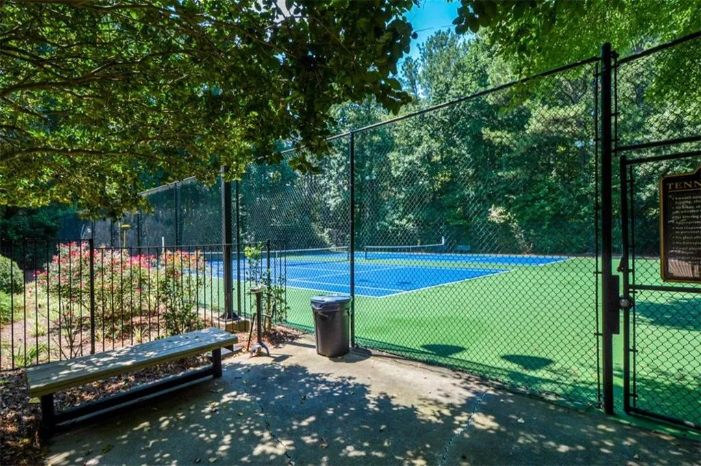 1705 Woodcliff Drive, Sandy Springs, Georgia 30350, 2 Bedrooms Bedrooms, ,2 BathroomsBathrooms,Residential,Sold,1705 Woodcliff Drive,5993490