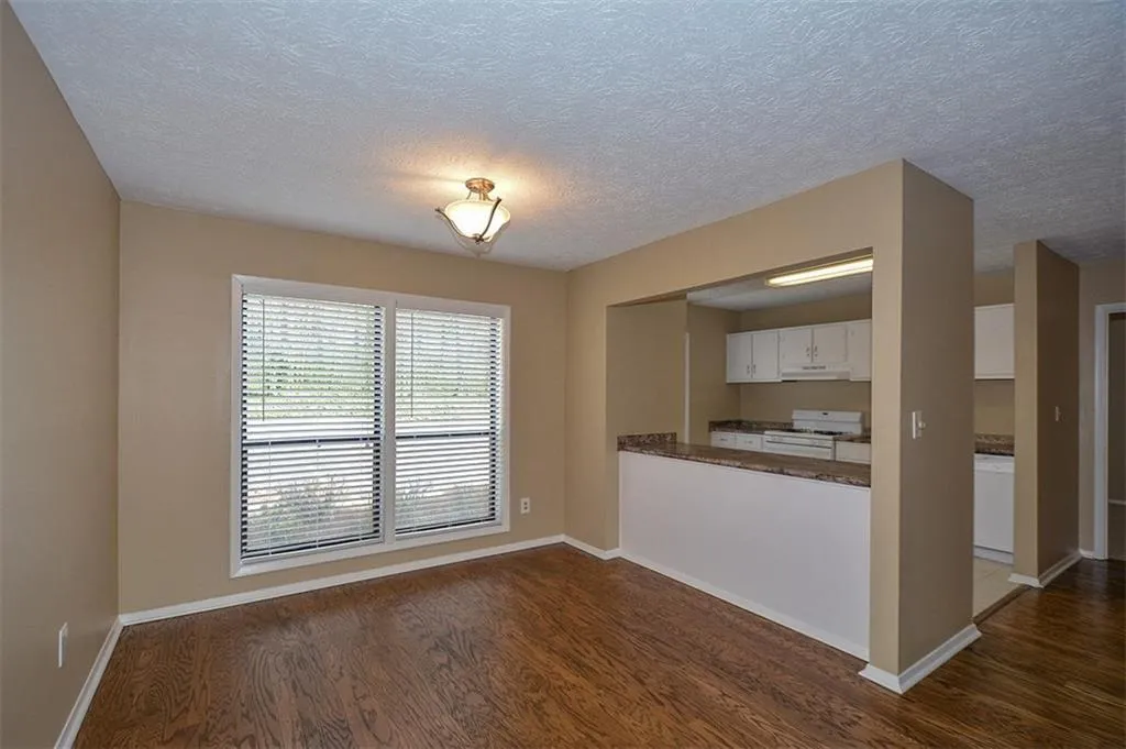 1705 Woodcliff Drive, Sandy Springs, Georgia 30350, 2 Bedrooms Bedrooms, ,2 BathroomsBathrooms,Residential,Sold,1705 Woodcliff Drive,5993490