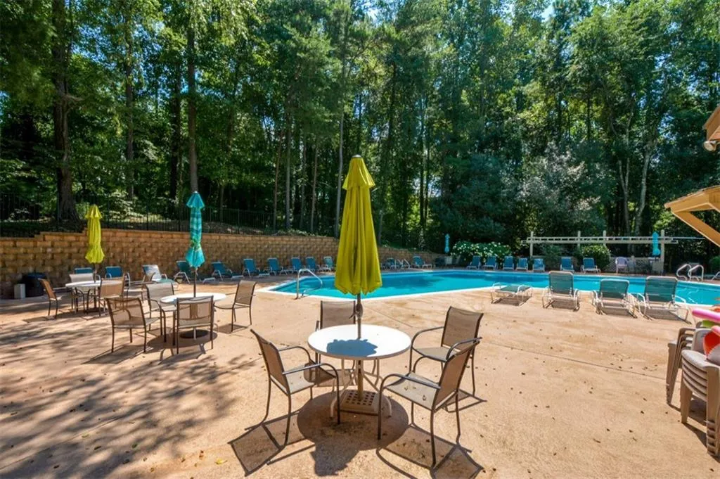 1705 Woodcliff Drive, Sandy Springs, Georgia 30350, 2 Bedrooms Bedrooms, ,2 BathroomsBathrooms,Residential,Sold,1705 Woodcliff Drive,5993490