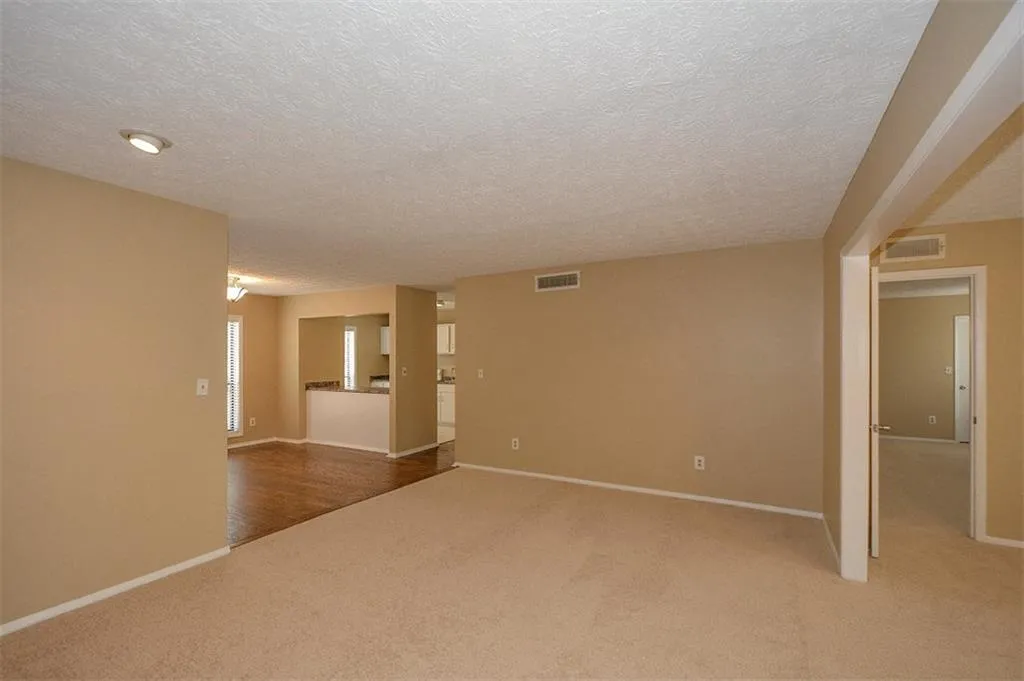 1705 Woodcliff Drive, Sandy Springs, Georgia 30350, 2 Bedrooms Bedrooms, ,2 BathroomsBathrooms,Residential,Sold,1705 Woodcliff Drive,5993490