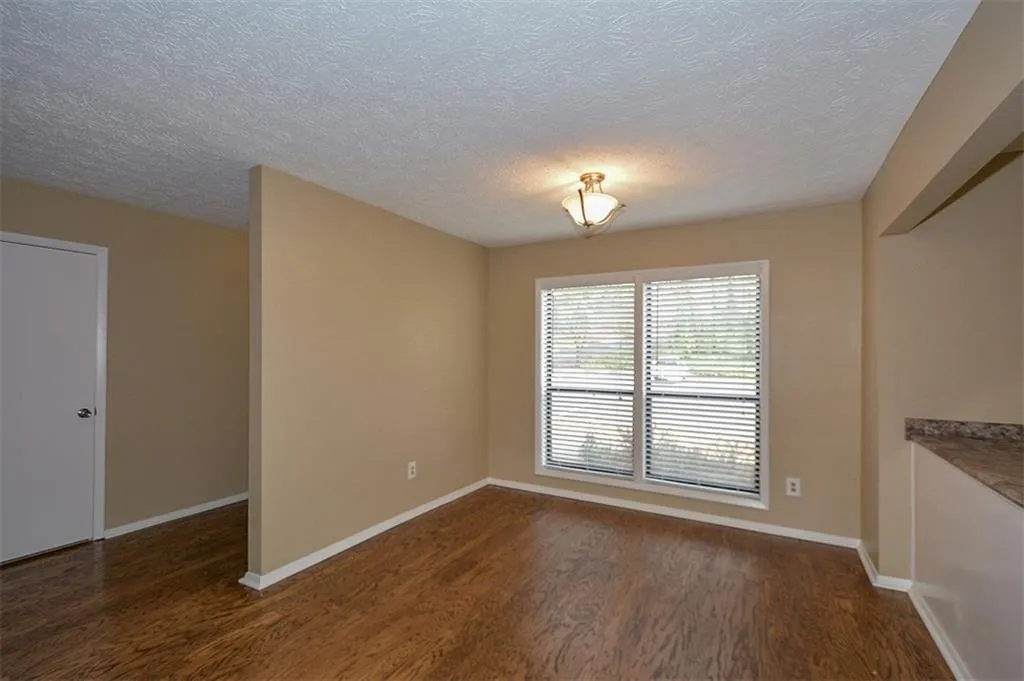 1705 Woodcliff Drive, Sandy Springs, Georgia 30350, 2 Bedrooms Bedrooms, ,2 BathroomsBathrooms,Residential,Sold,1705 Woodcliff Drive,5993490