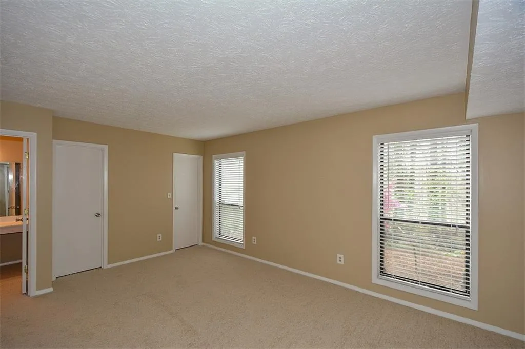 1705 Woodcliff Drive, Sandy Springs, Georgia 30350, 2 Bedrooms Bedrooms, ,2 BathroomsBathrooms,Residential,Sold,1705 Woodcliff Drive,5993490