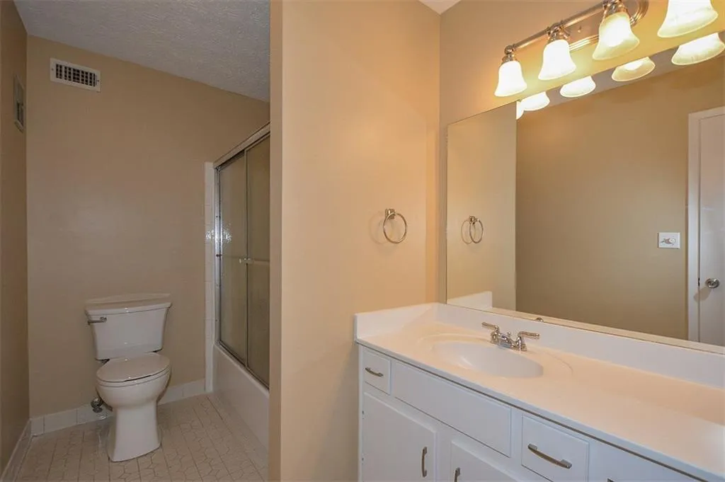 1705 Woodcliff Drive, Sandy Springs, Georgia 30350, 2 Bedrooms Bedrooms, ,2 BathroomsBathrooms,Residential,Sold,1705 Woodcliff Drive,5993490