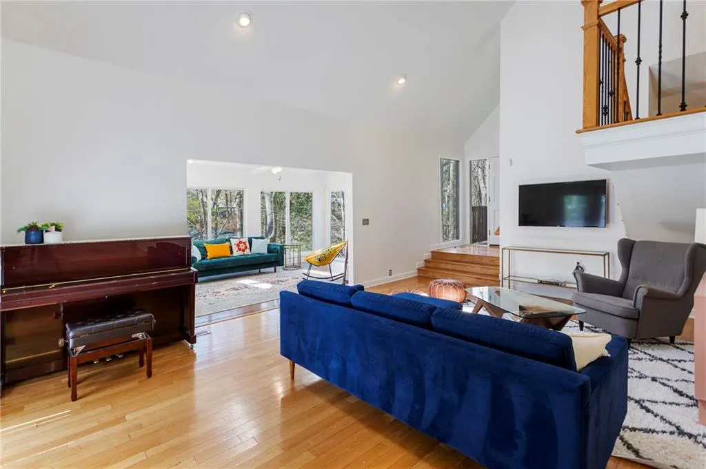 515 Forest Valley Road, Atlanta, Georgia 30342, 4 Bedrooms Bedrooms, ,3 BathroomsBathrooms,Residential,Sold,515 Forest Valley Road,7016255