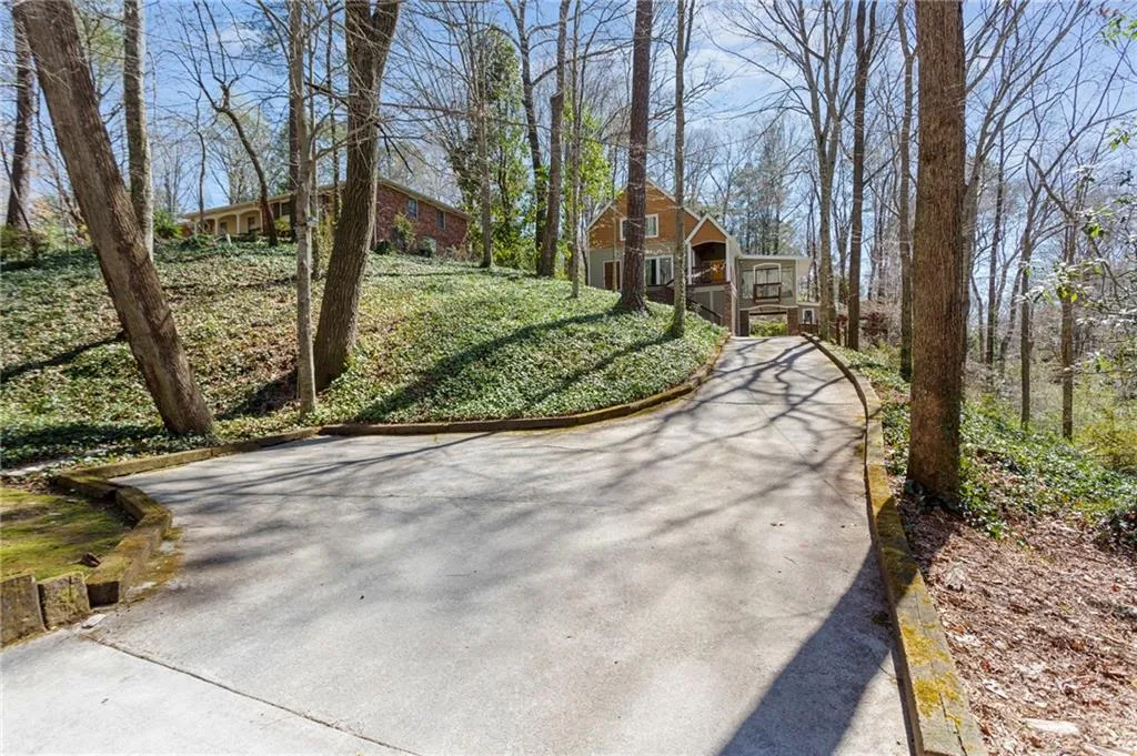 515 Forest Valley Road, Atlanta, Georgia 30342, 4 Bedrooms Bedrooms, ,3 BathroomsBathrooms,Residential,Sold,515 Forest Valley Road,7016255