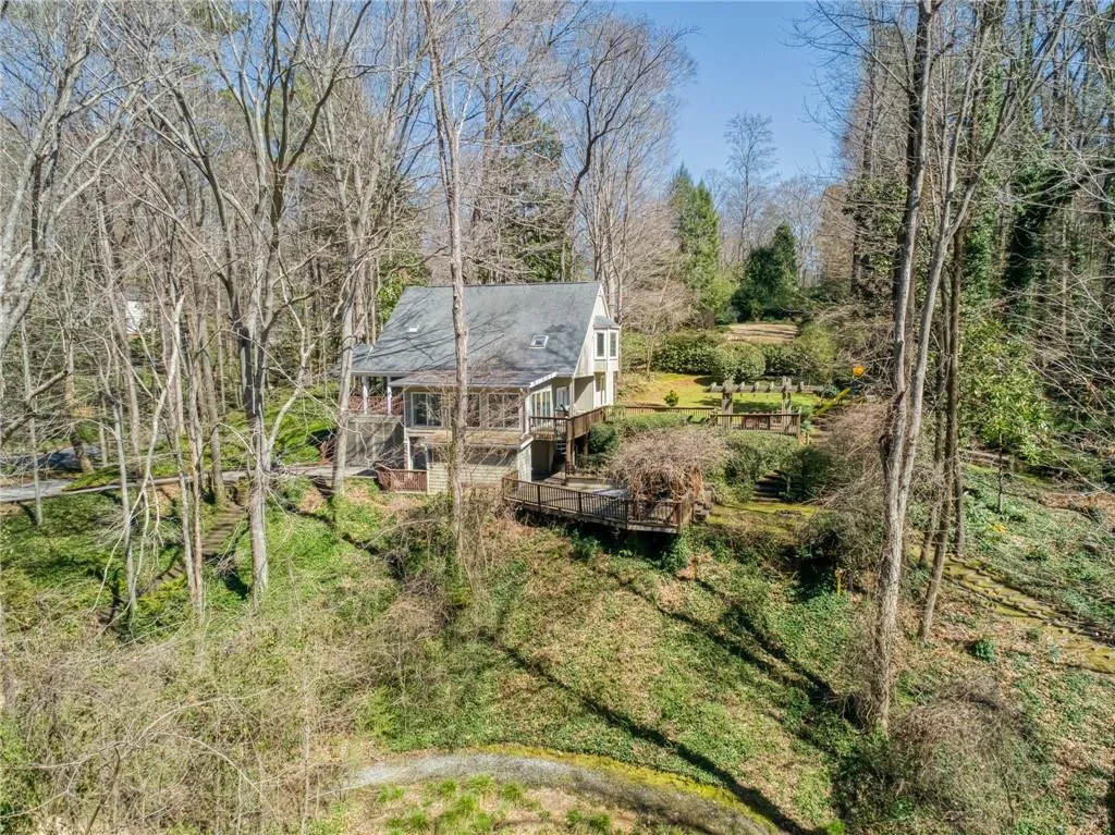 515 Forest Valley Road, Atlanta, Georgia 30342, 4 Bedrooms Bedrooms, ,3 BathroomsBathrooms,Residential,Sold,515 Forest Valley Road,7016255