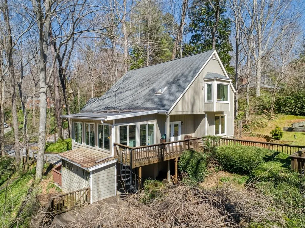 515 Forest Valley Road, Atlanta, Georgia 30342, 4 Bedrooms Bedrooms, ,3 BathroomsBathrooms,Residential,Sold,515 Forest Valley Road,7016255