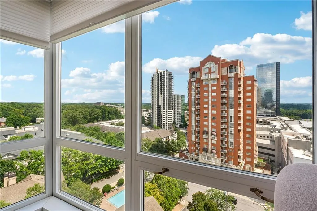 3475 Oak Valley Road Ne Unit 980, Atlanta, Georgia 30326, 2 Bedrooms Bedrooms, ,1 BathroomBathrooms,Residential,For Sale,3475 Oak Valley Road Ne Unit 980,7635796