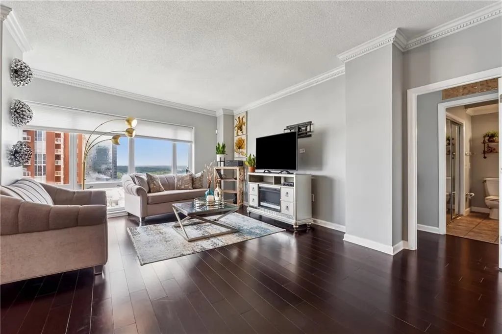 3475 Oak Valley Road Ne Unit 980, Atlanta, Georgia 30326, 2 Bedrooms Bedrooms, ,1 BathroomBathrooms,Residential,For Sale,3475 Oak Valley Road Ne Unit 980,7635796