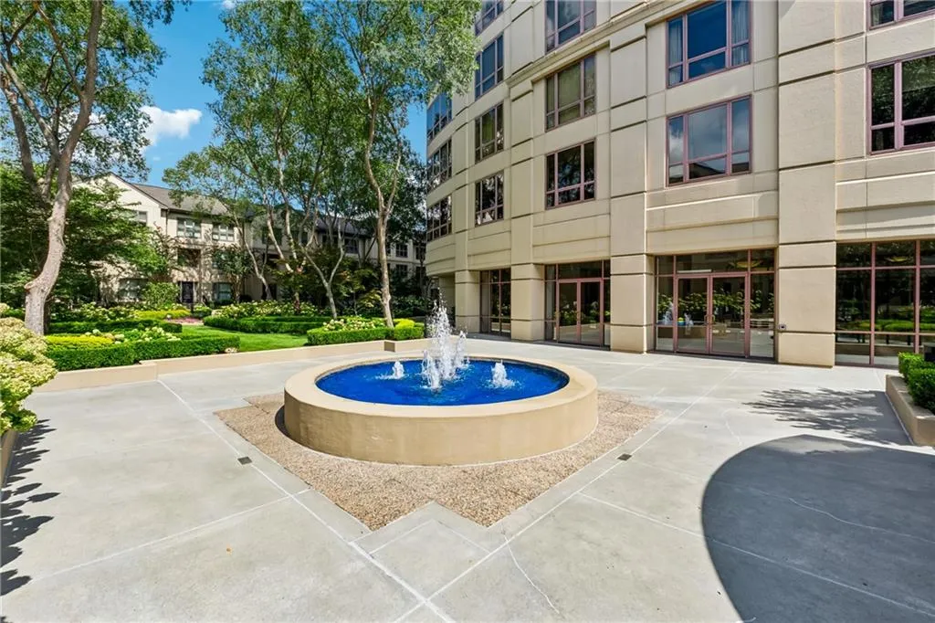 3475 Oak Valley Road Ne Unit 980, Atlanta, Georgia 30326, 2 Bedrooms Bedrooms, ,1 BathroomBathrooms,Residential,For Sale,3475 Oak Valley Road Ne Unit 980,7635796