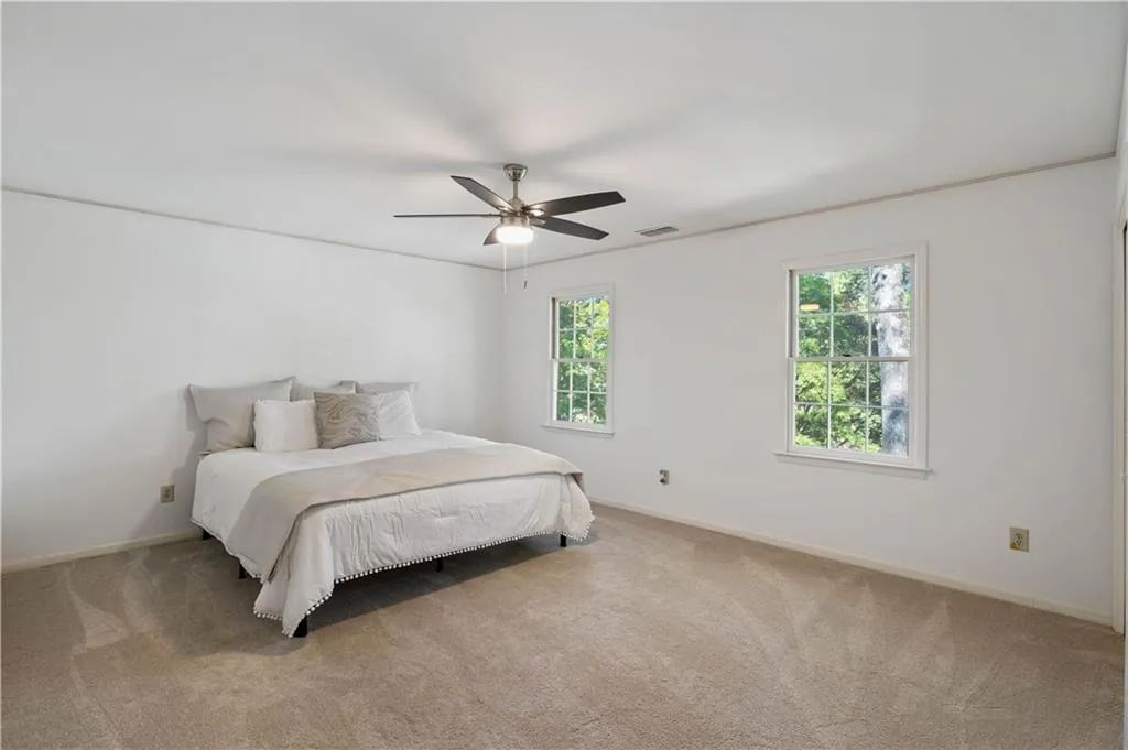 175 Marsh Glen Point, Sandy Springs, Georgia 30328, 4 Bedrooms Bedrooms, ,4 BathroomsBathrooms,Residential,Sold,175 Marsh Glen Point,7202180